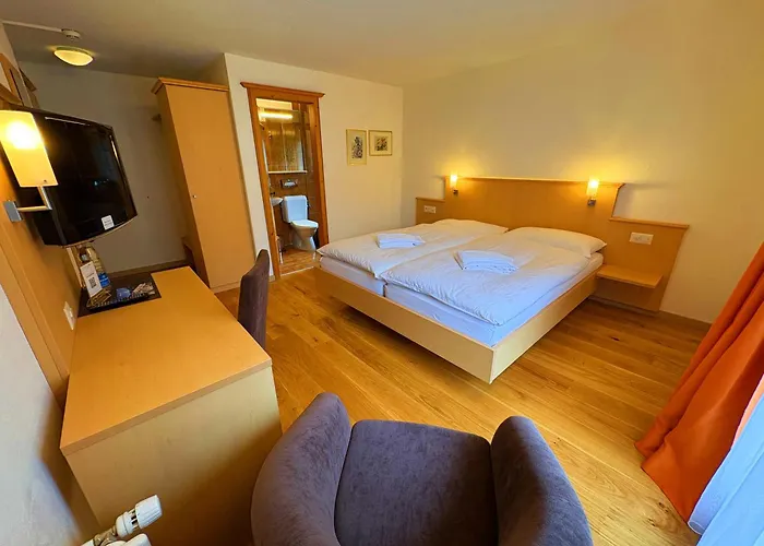 Madrisa Lodge